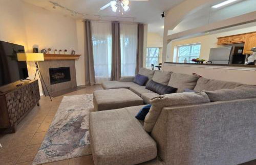 Lovely Lakeside Living - Foto 17