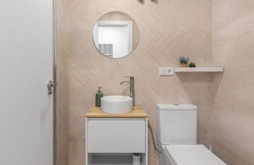 Serene Urban Retreat with AC and Wifi - Foto 28