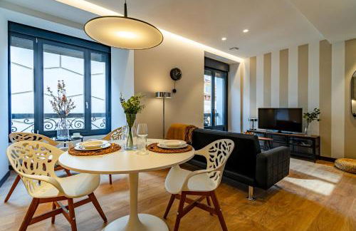 Edificio Fénix by Plaza Mayor Apartamentos - Photo 3