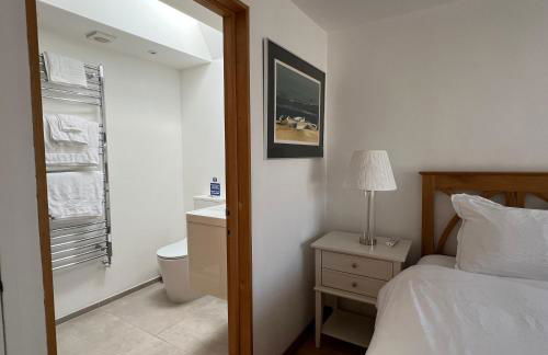 Whitley Old Garage - Photo 77