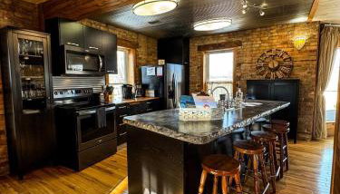 THE LOFT 3 level urban cabin with a HUGE patio! - Foto 3