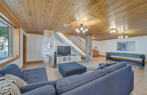 Lakefront Eufaula Escape with Dock and Private Beach! - Foto 6