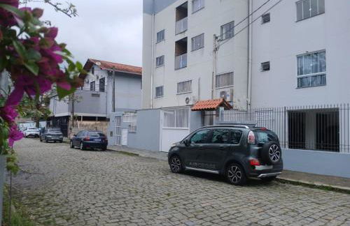 Ótima Localização, com suíte, Garagem coberta - Foto 8