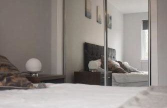 A stunning And Slick Escape - Photo 15