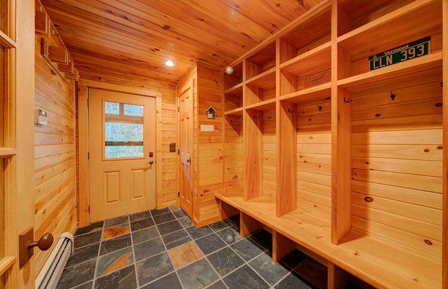 Mount Snow Cabin with Private Hot Tub by RedAwning - Foto 38