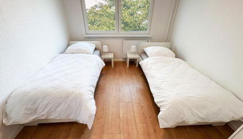 Ausgestattete Wohnungen für Monteur-Teams mit kostenlosem Parkplatz, WIFI, TV, Waschmaschine, Küche, Balkon, Restaurants und Supermarkt - Foto 3