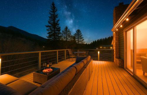 Cozy Riverfront Cabin with Fireplace & Deck - Foto 11