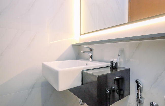 Minimalist And Comfy Studio Ciputra World 2 Apartment - Foto 10