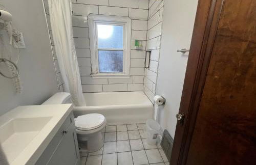 Super close to Cleveland Clinic Fairview Colibri - Foto 18