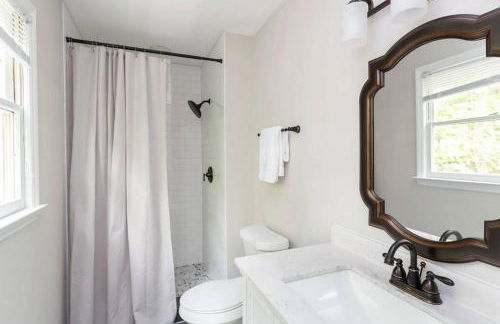 4BR Kid Friendly Fenced in Yard Playset - Foto 15