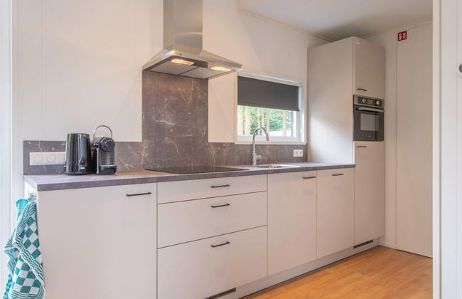 Chalet Near Eindhoven in a Green Oasis - Photo 6