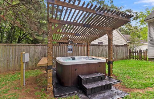 Country Haven - Hot Tub & Pool! Game Room, King Beds, Mins 2 dwtn - Foto 60