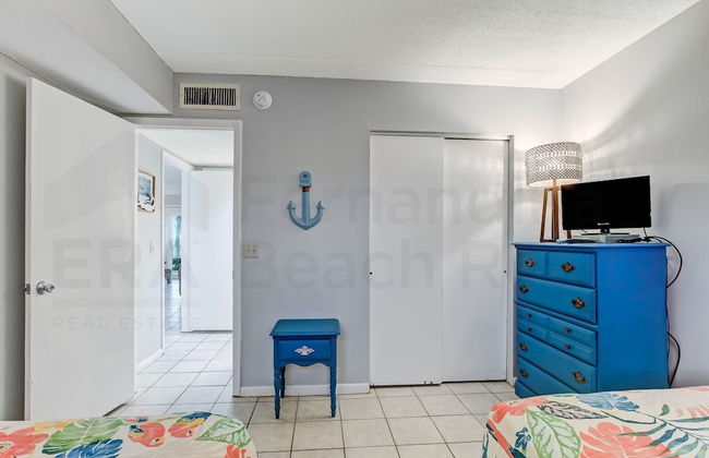 Spacious Oceanfront Condo, Easy Access to Private Fishing Pier by RedAwning - Foto 9