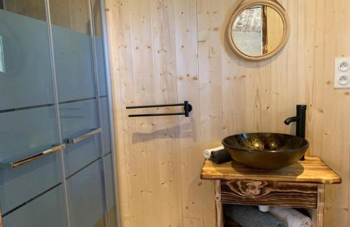 La Ramure - Tiny chalet et sauna privatif, vue lac et pêche en famille - Foto 14