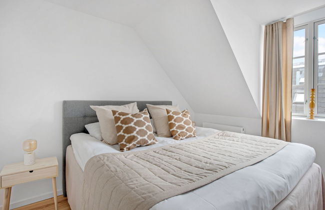 Sanders Regent Adorable 1 Bdr Apt w Terrace - Photo 3