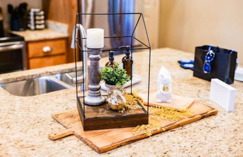 Paradise Point - 4BR Lakefront Haven Dock, Kayaks, & Cozy Firepit - Foto 29