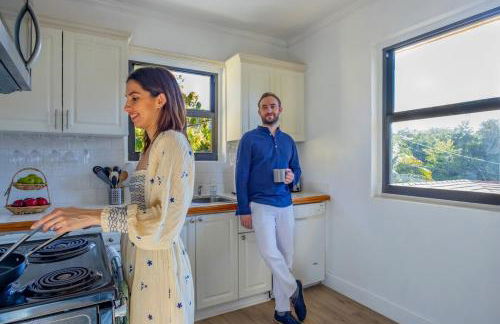 Cozy 2BR Next to Design District & Free Parking - Photo 37