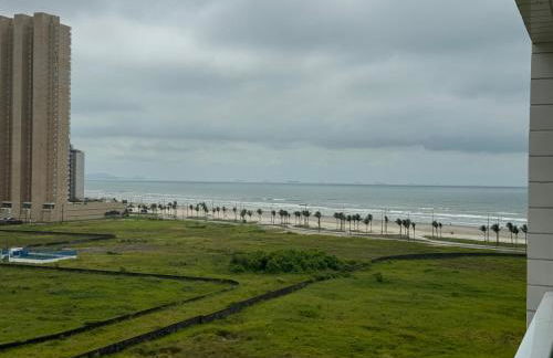 Apartamento Vista Mar Mirim 2 Dormitorios suite com Wifi para até 8 pessoas 1 vaga de estacionamento - Foto 19