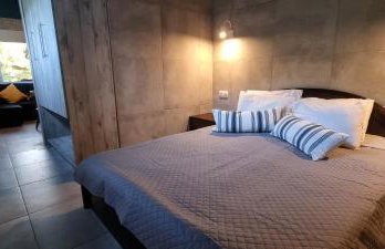 Poolside apt in the pines, steps from the Sea - Foto 2