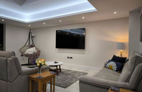 Homely 6 bed Cottage 30 mins to Heathrow, London, Legoland, Windsor Castle - Photo 29