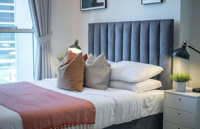 Luxe Apartments near Dubai Mall, Burj Khalifa - Pool, Gym, & Parking by Sojo Stay - Photo 10