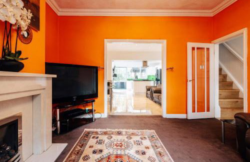 Luxury Unique Townhouse with Hottub & Pizza Oven - Foto 12