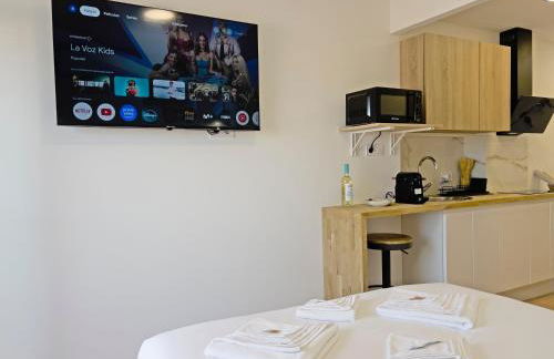 New Skyline Studio & Terrace - Photo 6