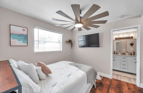 Close to downtown& beach- pool, porch, fenced yard - Foto 2