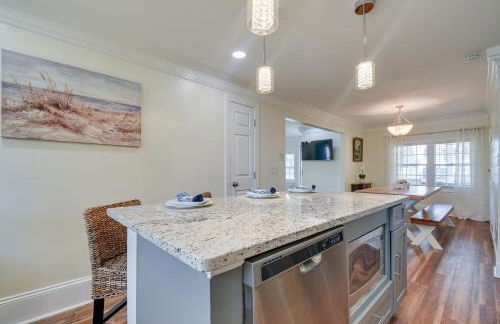 Walk to Water Coastal-Chic Home Near Myrtle Beach - Foto 11