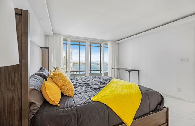 Modern Apartments Biscayne Bay - Photo 9