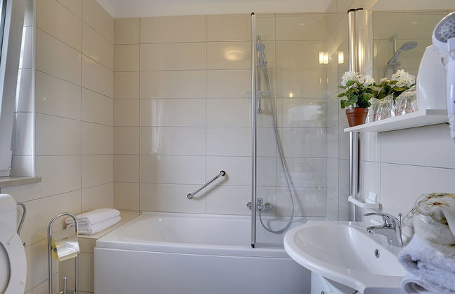 Modern Holiday Home With Pool in Bratulici - Foto 16