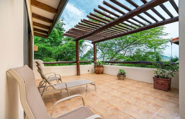 Hacienda-style Villa With Pool and Sweeping Ocean Views Above Potrero - Photo 25