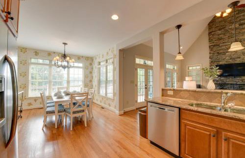 Waterfront Sherrills Ford Home with Pool and Boat Dock - Foto 9