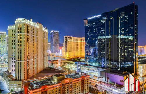 MGM Signature-32-607 F1 Track & Strip View Balcony - Foto 53