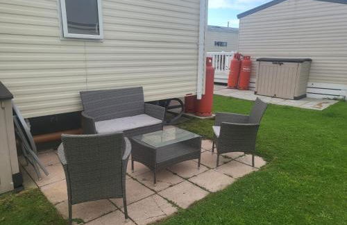 Seaside 2-Bed Caravan Retreat - Sleeps 6 & Parking - Foto 17