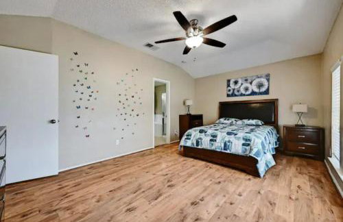 Modern Family Home, Close to Typhoon Texas and Tesla Gigafactory - Photo 9