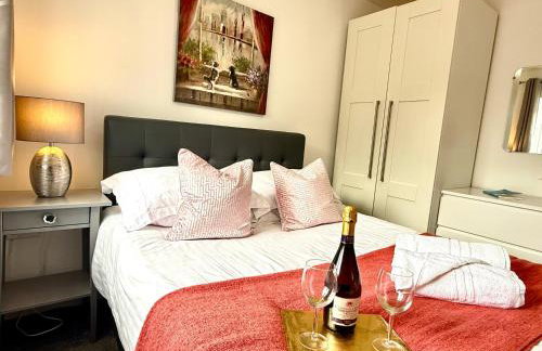 Walnut Flats-F5, Stylish 1-Bedroom - Parking, Netflix, WIFI - Close to Oxford, Bicester & Blenheim Palace - Photo 14