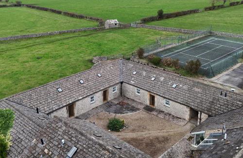 Luxury Barn - Hot Tub, Views, Stunning Location! - Pass the Keys - Photo 41