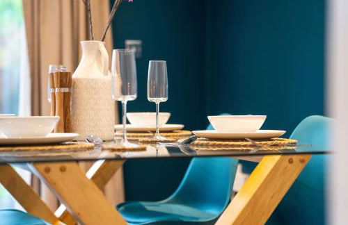 Perfect Getaway 3 Bedroom Home with Fast WiFi & Parking - Photo 21