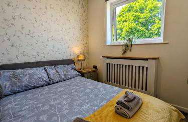 Your Leominster Base - 3BR Home with Garden & Parking - Foto 41