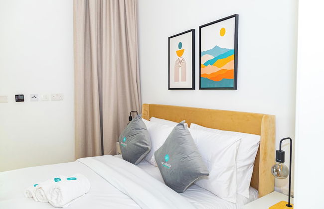 Bloomfields Spacious 2BR Duplex in Oasis - Photo 3