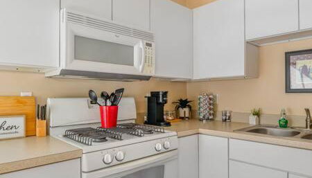 Studio w King Bed Walking distance to Beach & Shops - Foto 5