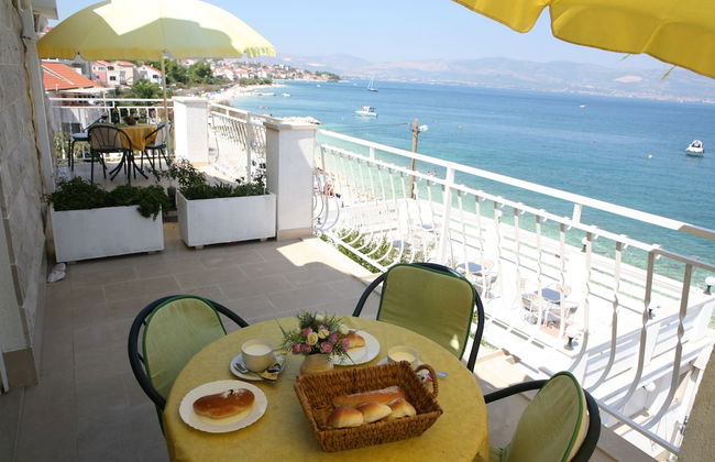 Sea front stone house - Photo 66