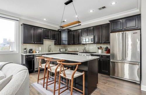 Lumber Barons Detroit Brush Park Penthouse 3BR 2 Kings 1 Queen 2 Baths 1 Car Garage - Photo 35