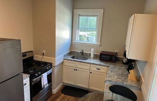 Downtown Beverly 5 Min to Salem - Photo 10