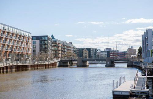 East Side 1BR Apt - Near Brady St and Fiserv with Balcony - Foto 22