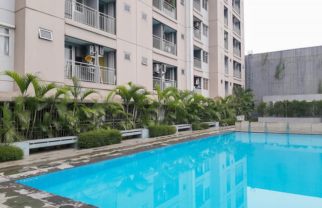Tranquil 2BR Apartment at Bintaro Park View - Foto 11