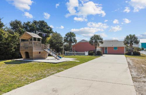 Colorful Emerald Isle Home Just Steps to Beach! - Foto 1