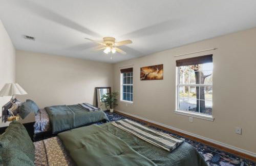 Oakwood Oasis- 1,4 Acres of Tranquility home - Foto 12