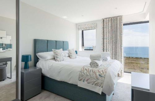 Beachcliff - On the Seafront with Two Balconies - Photo 11
